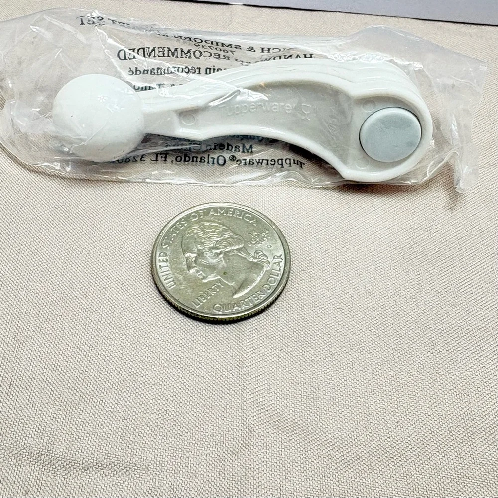 Tupperware Dash, Pinch & Smidgen Magnet Set to keep on your fridge